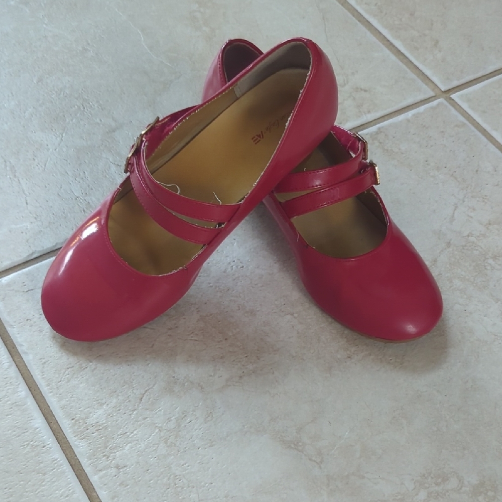 American Eagle Red Kids Dress Shoes Size 4  Red Mary Jane's